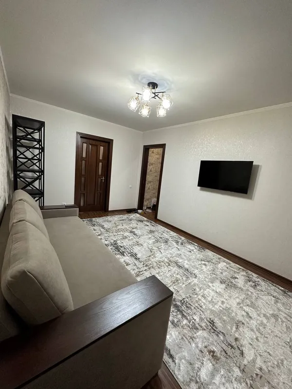Ta’mirlangan, mebel va texnikasi bor 2 xonali kvartira sotiladi 2