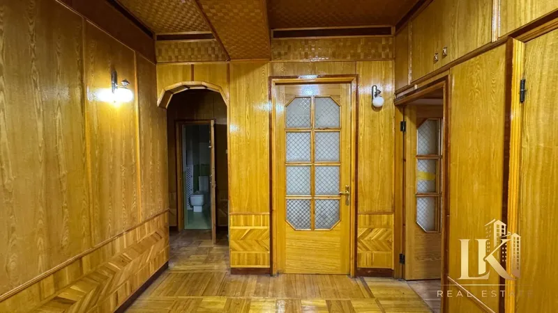 3-комнатная квартира, 110 м², 5/5, без ремонта, кирпичный дом, лифт, 2 санузла — метро Космонавтов — фото 4