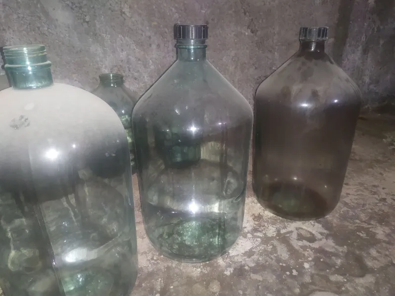Продам бутыли 20 л 50 л 1