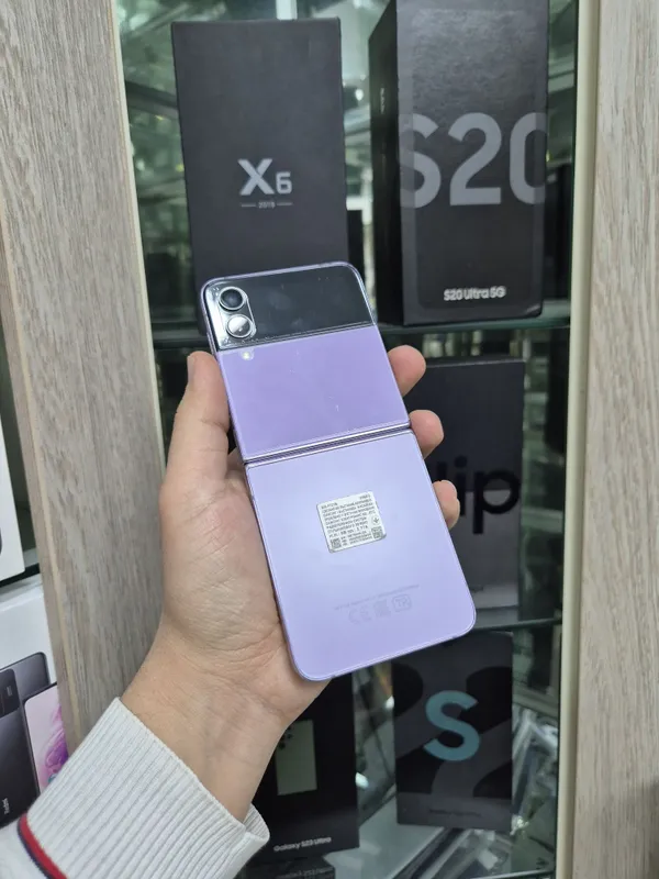 Samsung z flip 4 8/256 gb 2
