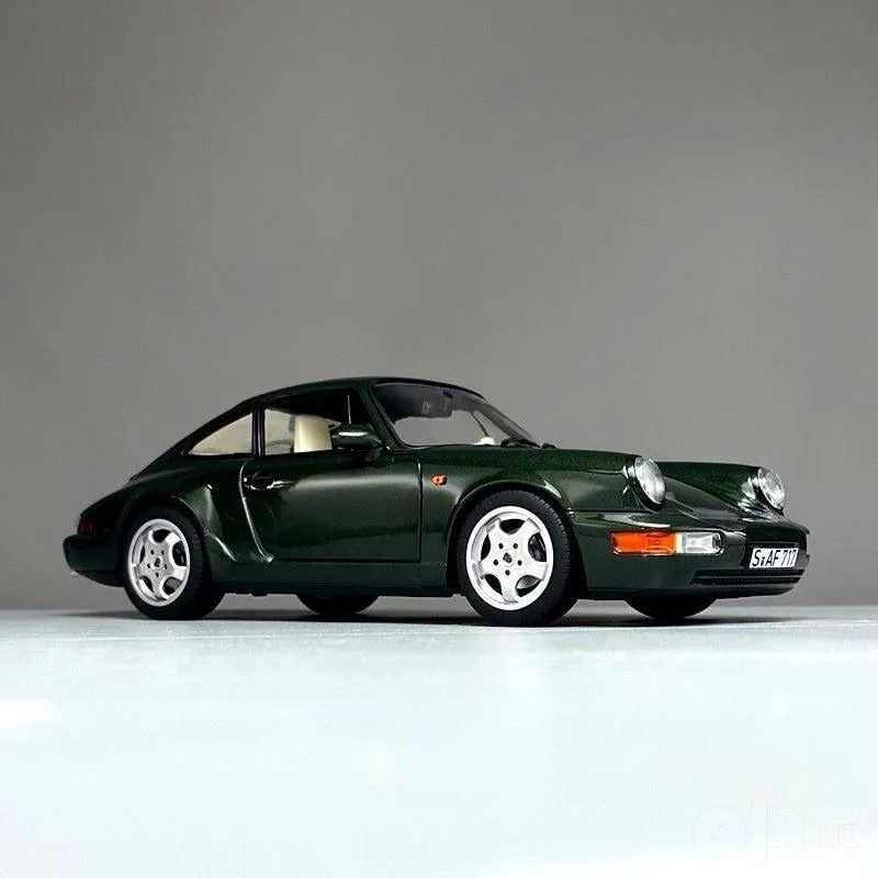 Масштабная модель Porsche 1:18 для коллекции 1 Масштабная модель Porsche 1:18 для коллекции 1