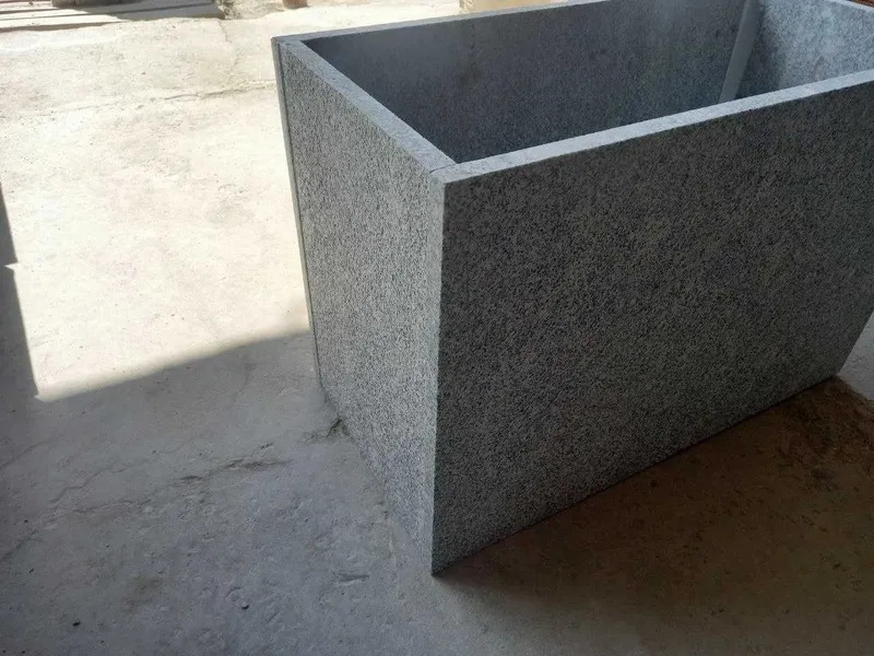 Granit, mramor gultuvak / Гранитные, мраморные цветочницы 2