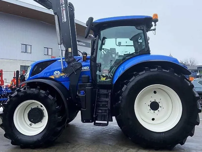 Колесный трактор New Holland t7.190 auto command sidewinder — фото 1
