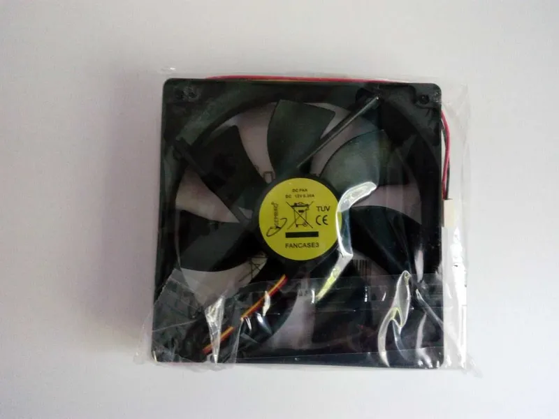 кулер 12 см. 3 pin ,DC 12V фирмы GEMBIRB