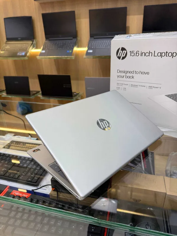 Noutbuk HP Laptop 15 AMD Ryzen 5 7520U 8GB 1Tb 15.6 FullHD IPS Touch — фото 1