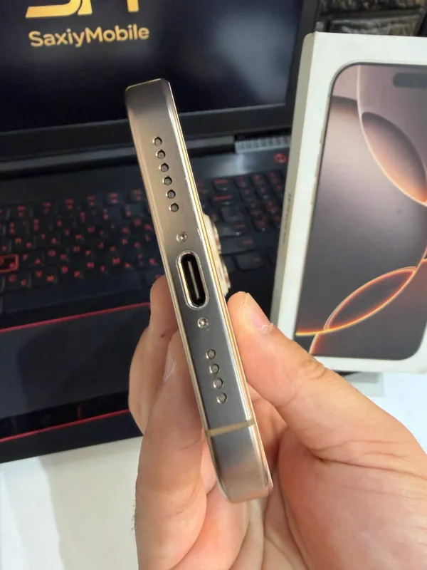 iPhone 16 Pro Max 4