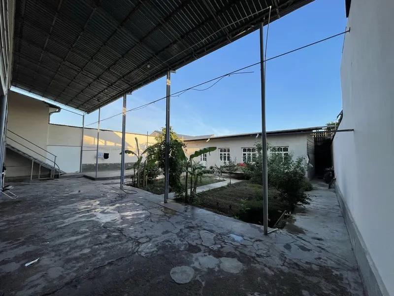 Hovli uchastka sotiladi 7sotx 10