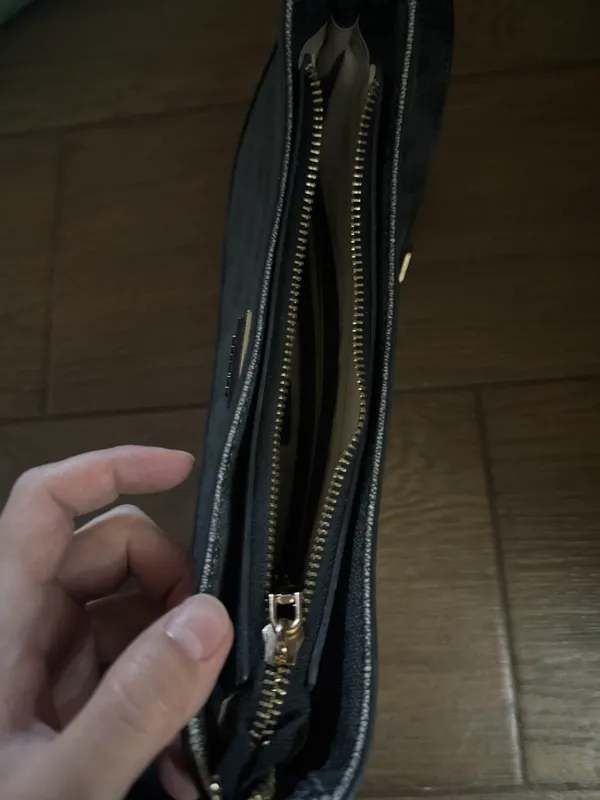 original Guess sumkasi, ishlatilgan 3 original Guess sumkasi, ishlatilgan 3
