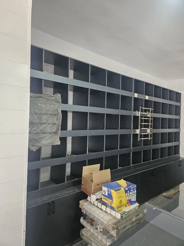 Vitrina mebel sotiladi arzon narxda 3