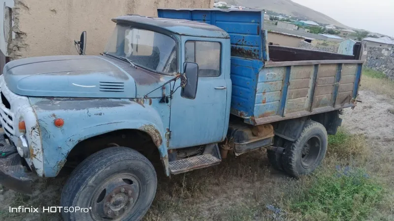 Самарканд, Нурабад: машина 1986 года на ходу 2 Самарканд, Нурабад: машина 1986 года на ходу 2