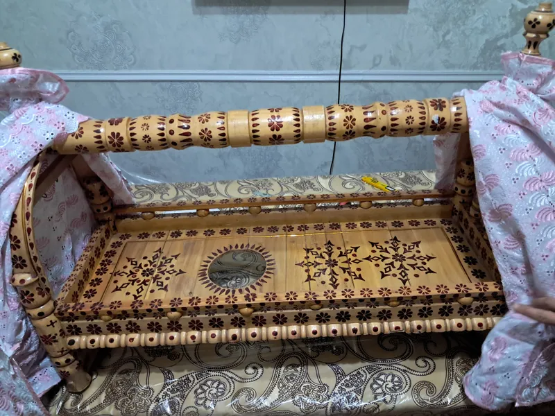 beshik sotiladi holati yaxshi 2 beshik sotiladi holati yaxshi 2