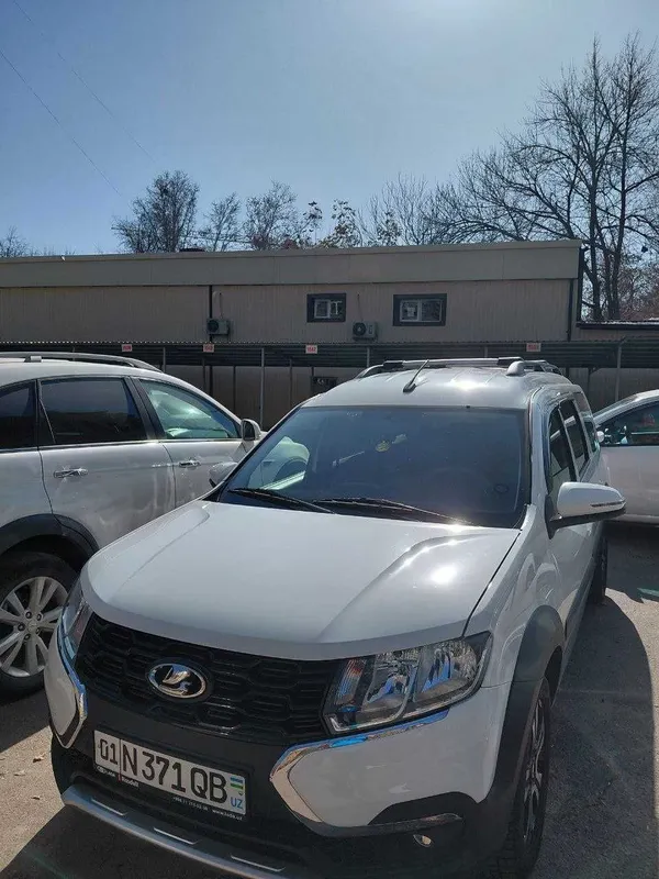 Продам свой Lada Largus Cross FL 2021 — фото 1