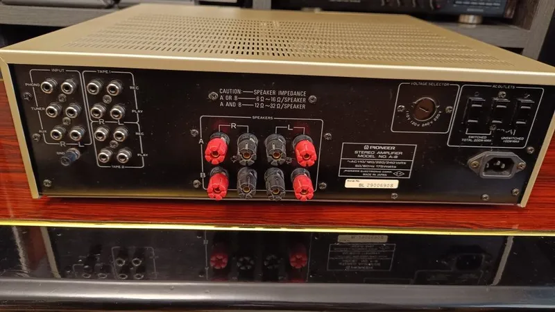 Усилитель Pioneer A-8 (220v) 4 Усилитель Pioneer A-8 (220v) 4