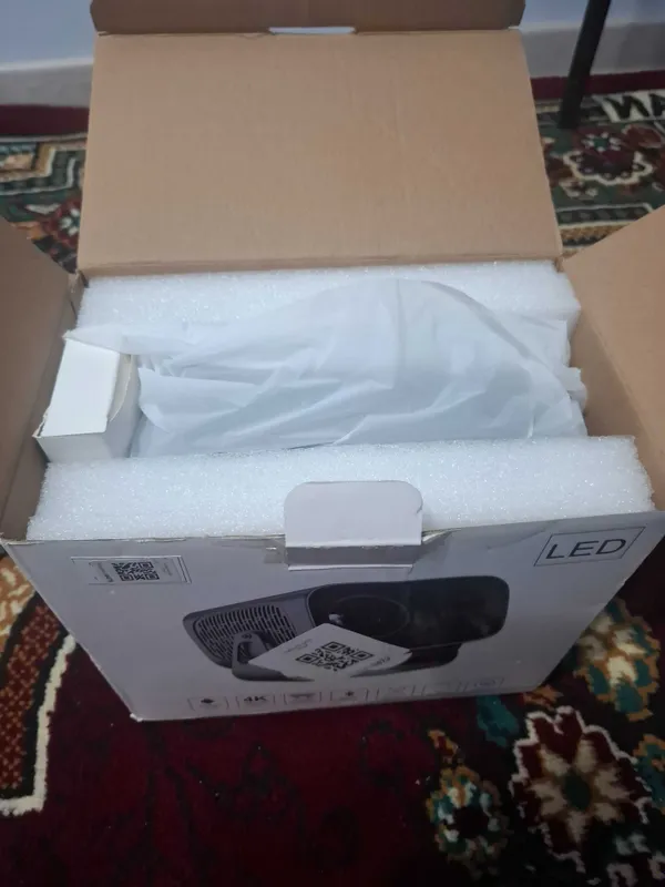 HY300 Pro Projector Support 4K1080P WIFI6 5G Wireless 5.0 Bluetooth An 2