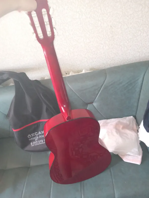gitara yangi akustika simini almashtirish kere 3 gitara yangi akustika simini almashtirish kere 3