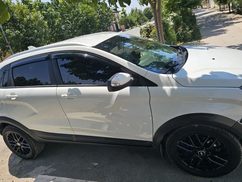 LADA X-Ray KROSS sotiladi 1