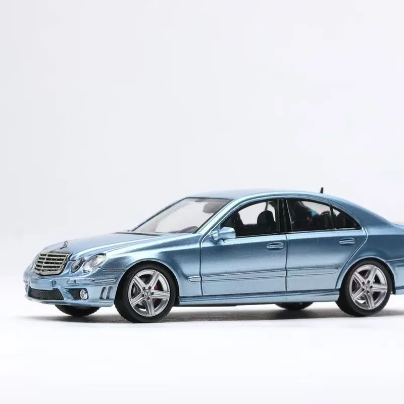 Mercedes Benz E63 AMG W211 1:64 o‘yinchoq mashina, Mers avto 2