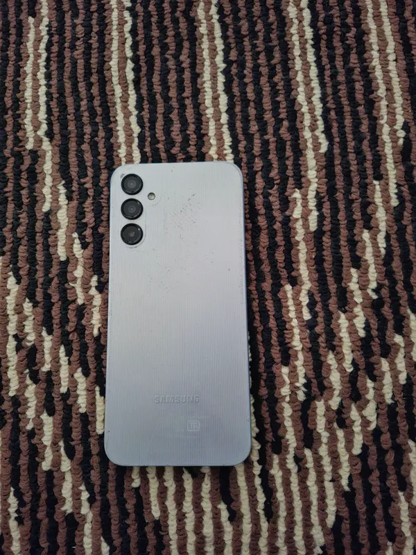 Samsung A14  xotira 128 ishlashi yaxshi narxi 900