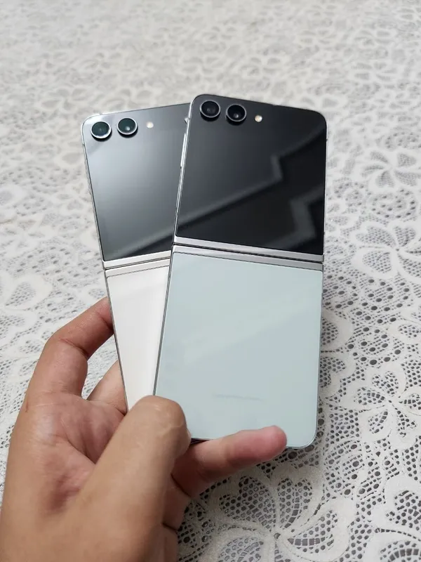 Samsung Z flip 5 8/256 go 1