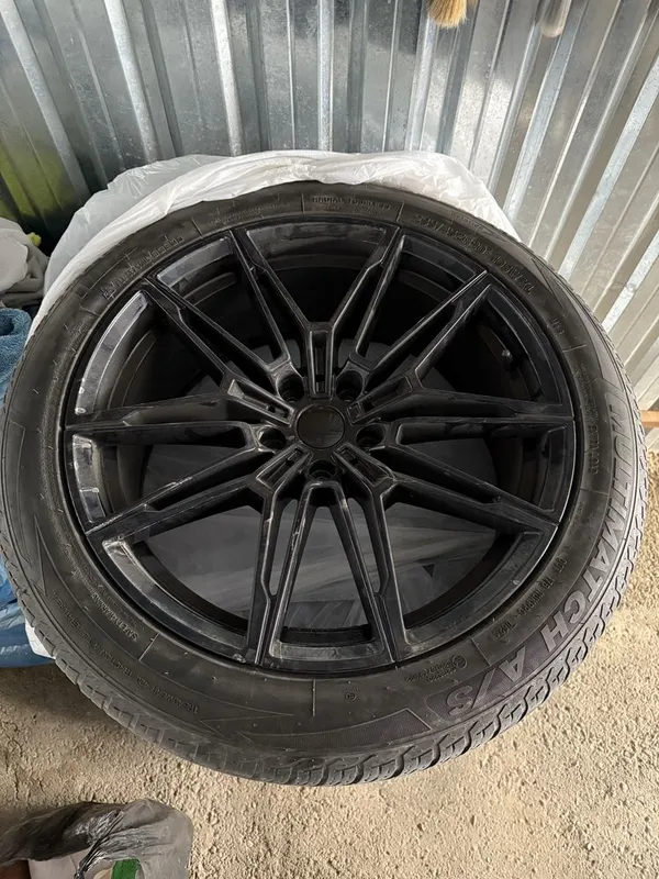 Комплект колес 255/45/R20