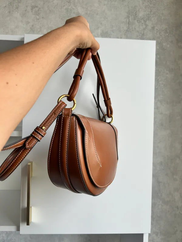 Сумка Zara через плечо б/у Сумка Zara через плечо б/у