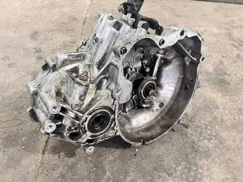 Spark karobka 1.25 xolati ideal garantiyasi bor
