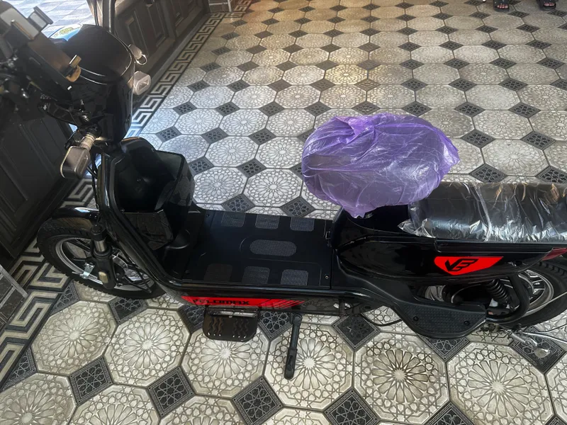 Luxury elektr skuteri sotiladi 2