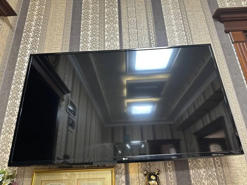 Телевизор LG 42, корейский 1
