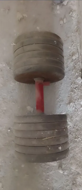 Gantel 50 kilolik bir parasi sotiladi. 1 Gantel 50 kilolik bir parasi sotiladi. 1