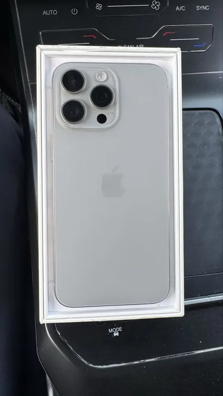 iPhone 15 Pro Max — фото 1