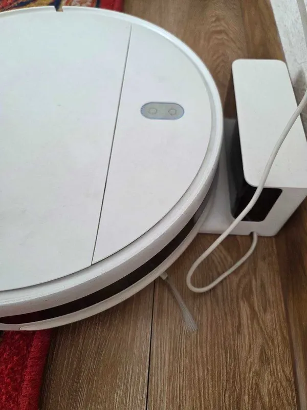 Робот пылесос Xiaomi MI Robot Vacuum-Mop Essential 1
