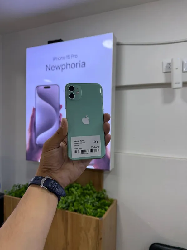 I PHONE 11