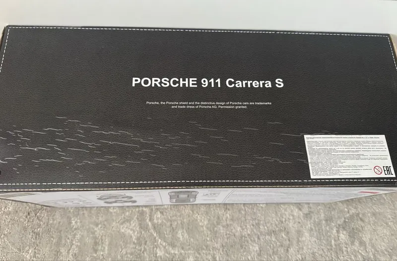 машинка Porsche 911 Carrera S на пульте управления — фото 2