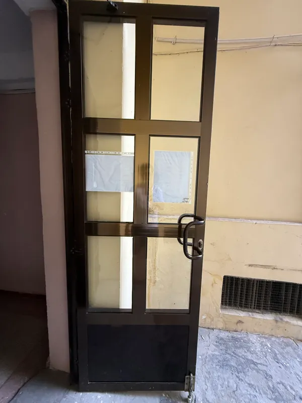 podʼyezd uchun alyuminiy eshik sotaman 3