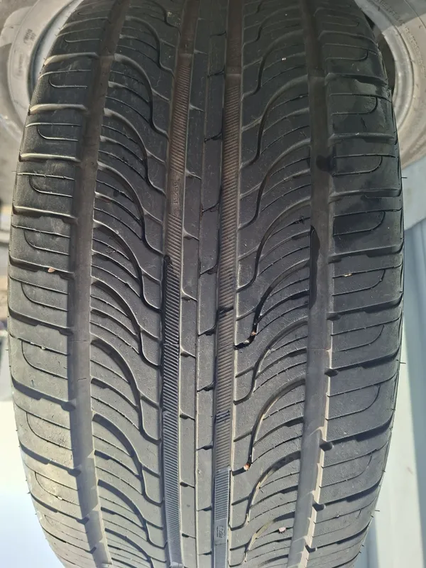 245/45/19 Neksen Mers BMW