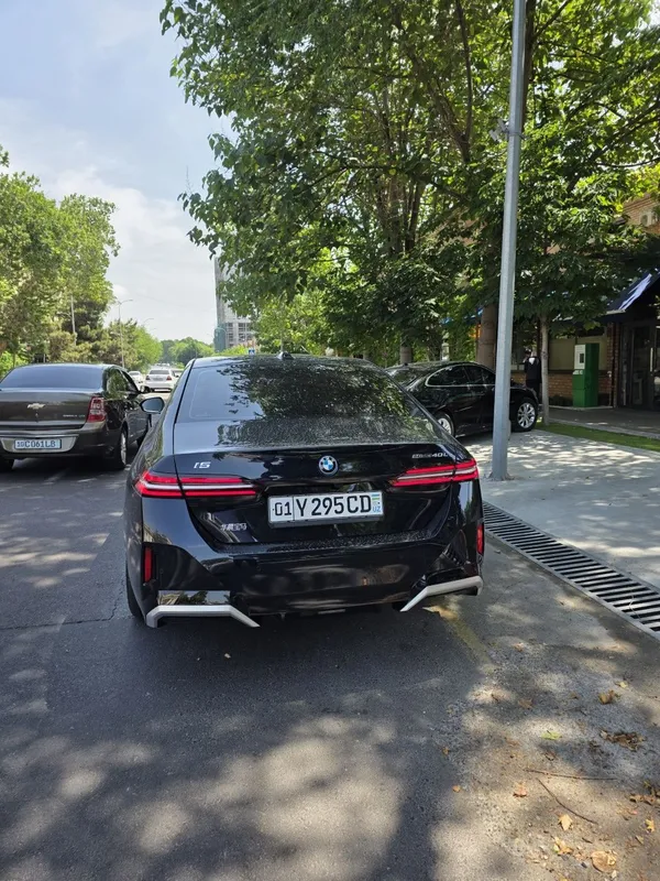 Bmw I5 40 L dop nasiya ham bor — фото 1