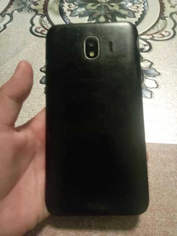 Samsung j4  ekrani ishlamaydi narxi 50 so'm — фото 1