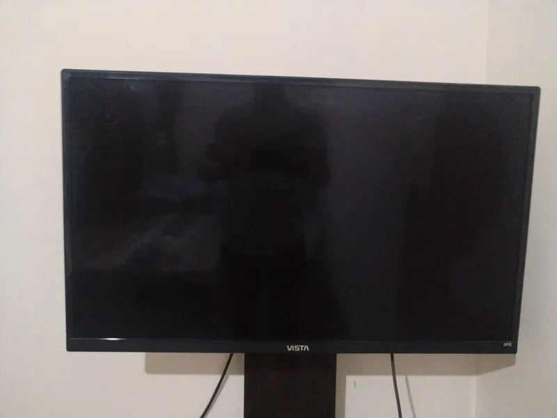 VISTA televezor holati  yaxshi 32 lik