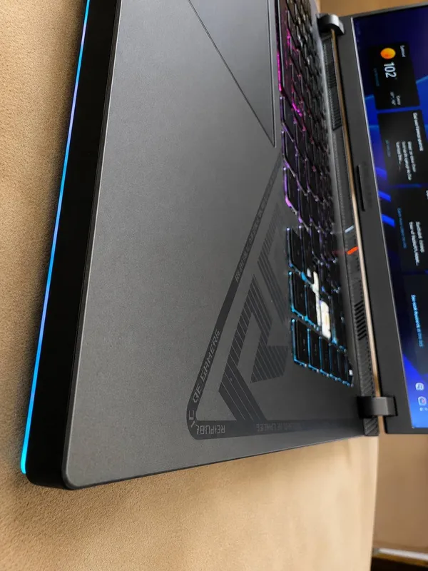 ASUS ROG Strix G16 9