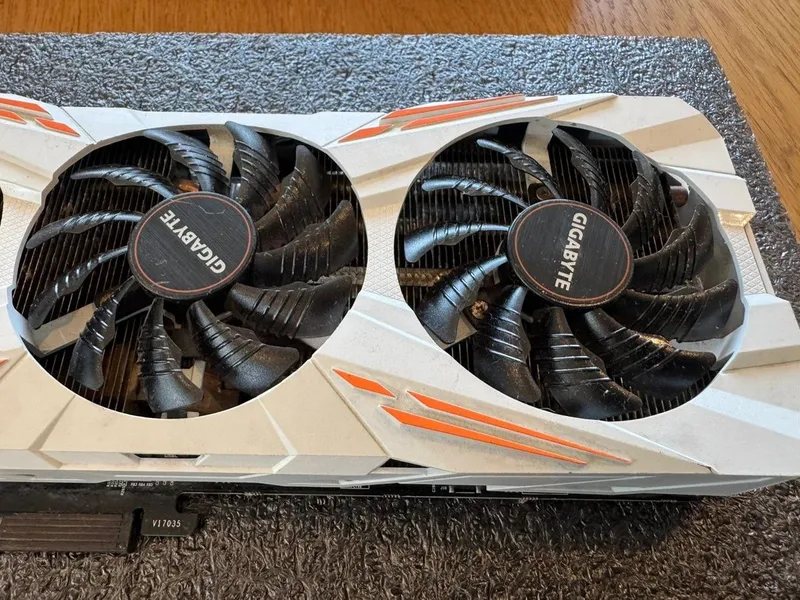 Gigabyte GeForce GTX 1080 ti 11GB, в отличном состоянии 2 Gigabyte GeForce GTX 1080 ti 11GB, в отличном состоянии 2
