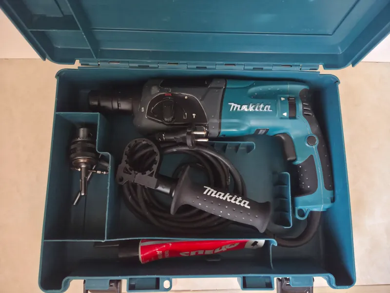 Оригинальный перфоратор Makita HR2470 2