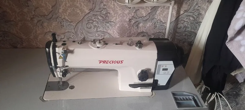 Продаётся швейная машина PRECIOUS 2 Продаётся швейная машина PRECIOUS 2