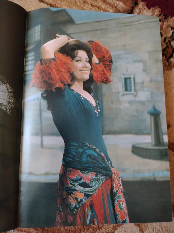 Yelena Obraztsova haqida kitob 2