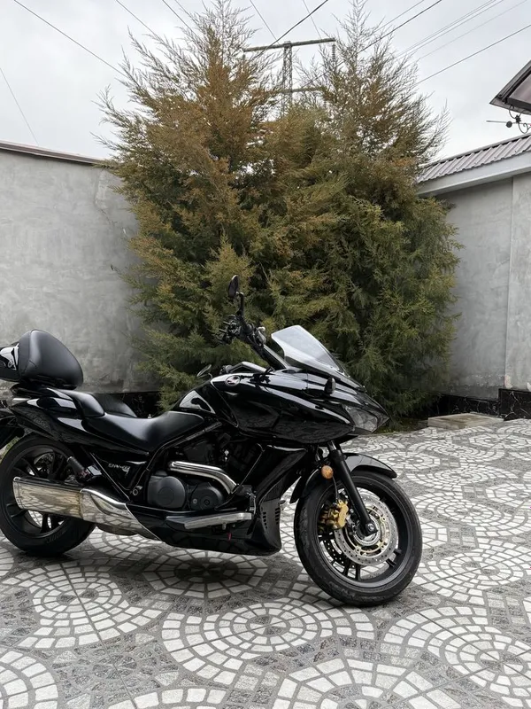 Мотоцикл Honada DN-1 единственный в Узбекистане — фото 2