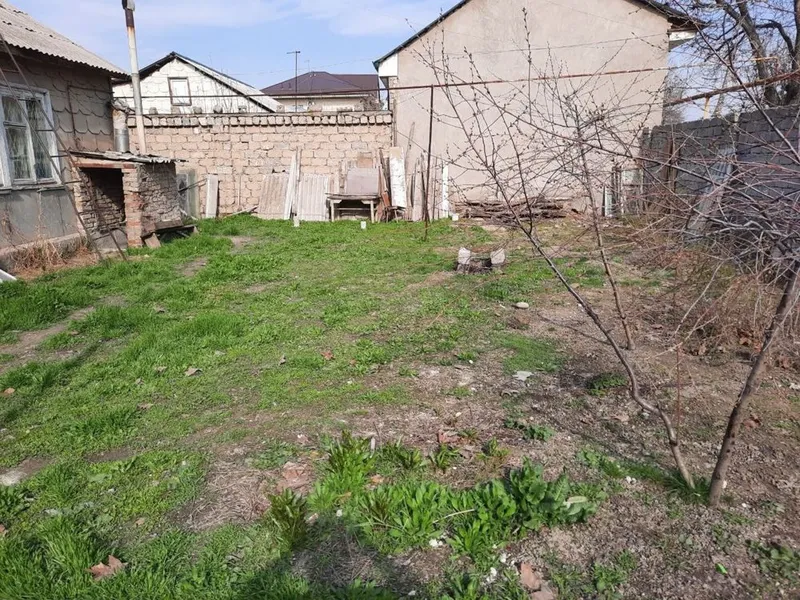 Продаётся участок 5,4 сотки.Вьезд для машины есть,Сергели-12.