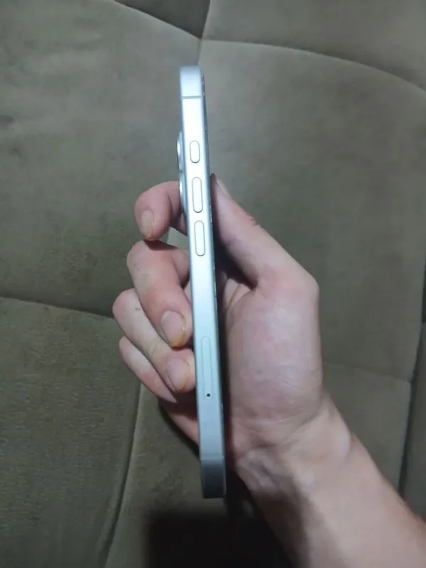 Iphone 16 128GB white 1 сим карта + e-sim 3 Iphone 16 128GB white 1 сим карта + e-sim 3