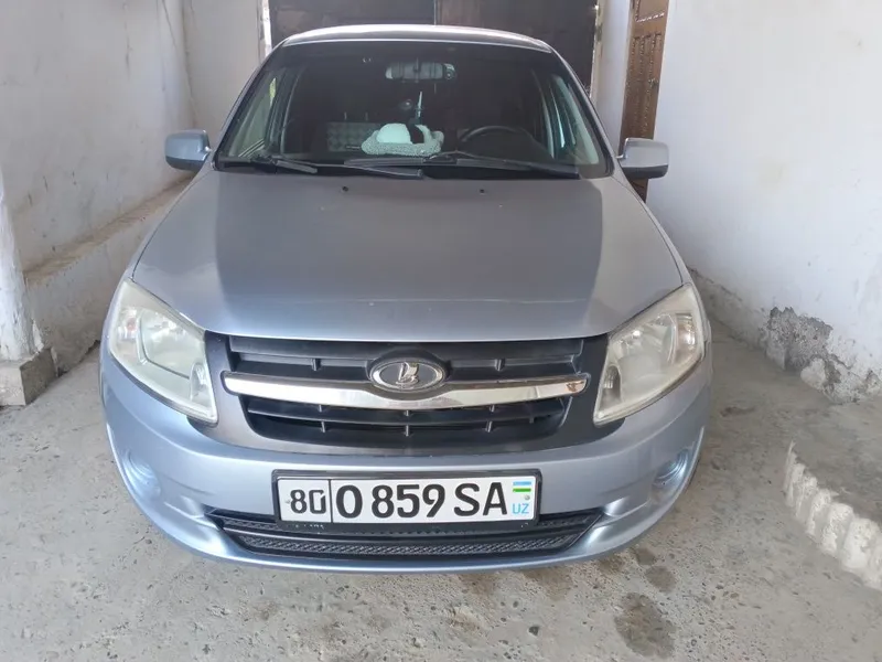 Lada granta 2012