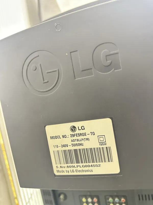 Телевизор LG 74 см с подставкой 2 Телевизор LG 74 см с подставкой 2