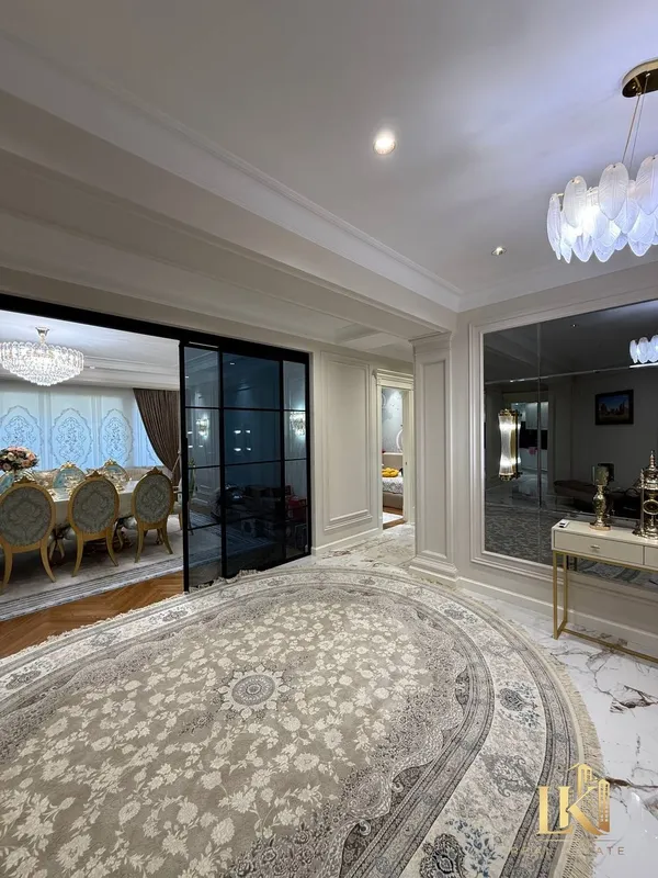 Продаётся 4-комнатная квартира, 171 м², 2/9 (Юнусабадский район, Алайский базар) 1