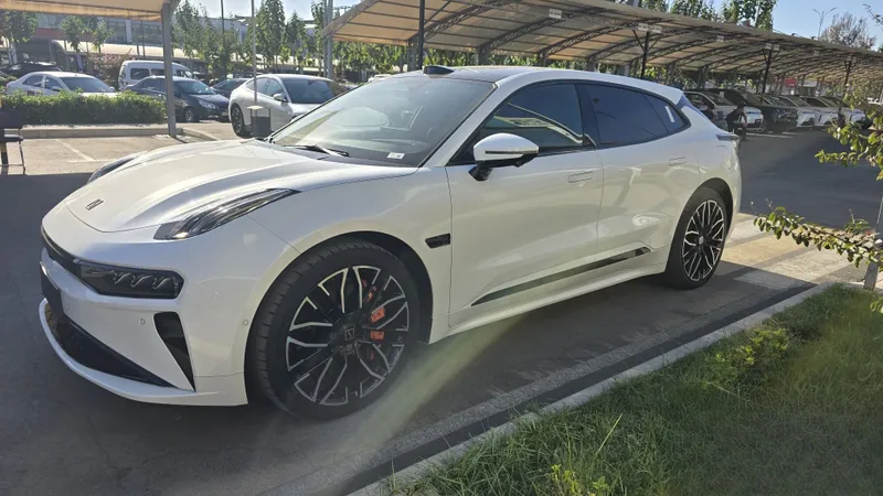 ZEEKR 001 U-SPORT. Спорт и люкс 2 ZEEKR 001 U-SPORT. Спорт и люкс 2